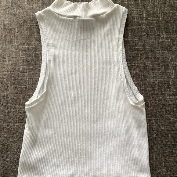 Mock neck ribbed layering tank - Picture 6 of 6